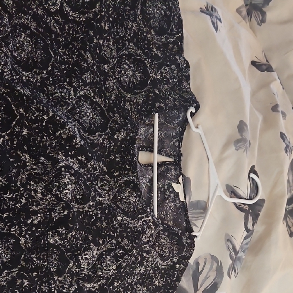 Jones New York Black and White Floral Blouse